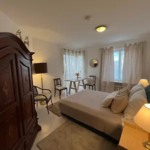 apt-privatzimmer-15-qm-mit-gemeinschaftsbad.getmunichhotels.com/